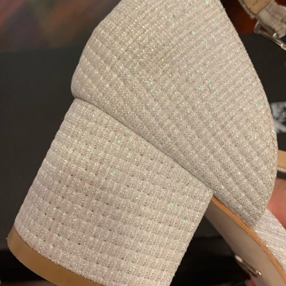 Badgley Mischa Block Heeled Sandals, size 6 - Picture 9 of 13